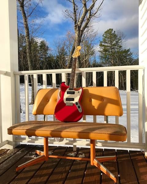 Albert Hammond Jr using Fender Mustang Electric Guitar