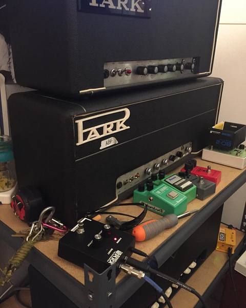 Billie Joe Armstrong using Ibanez TS808 The Original Tube Screamer