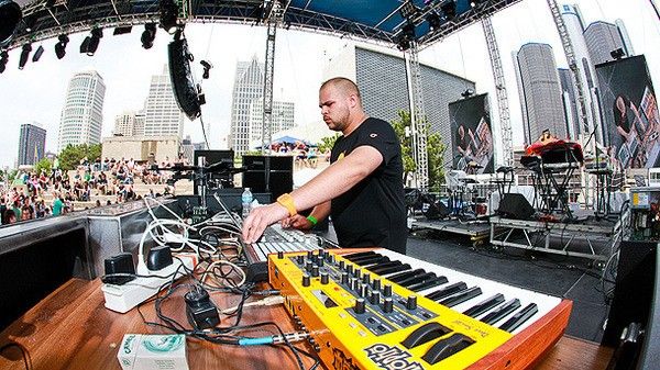 Com Truise using Dave Smith Instruments Mopho Synthesizer