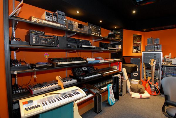 Damon Albarn using Oberheim Matrix 12