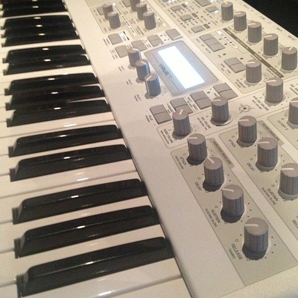 Deorro using Access Virus TI WhiteOut Keyboard Limited Edition