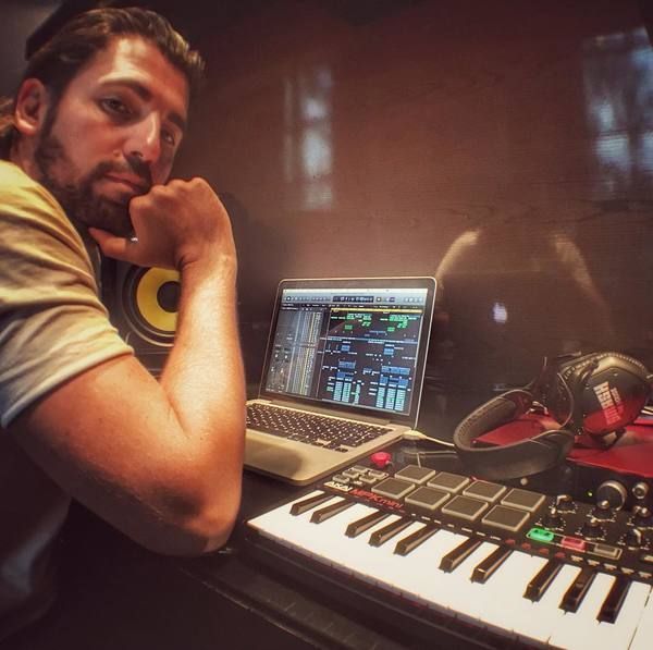 Dimitri Vegas & Like Mike using KRK ROKIT 8 G3 Studio Monitor