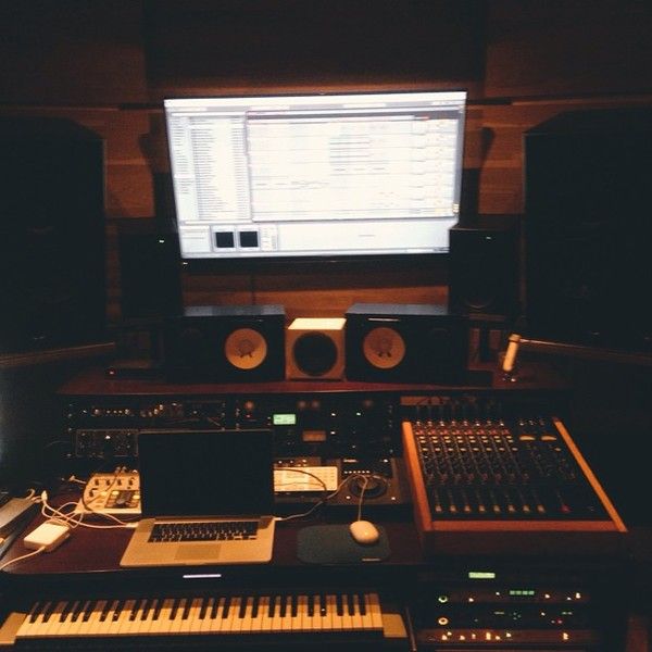 Flume using Avantone Active MixCube Powered Full-Range Mini Reference Monitors
