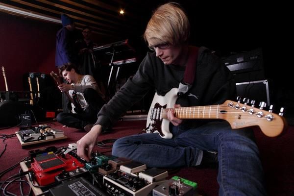 Gwil Sainsbury using DigiTech Whammy (4th Gen)