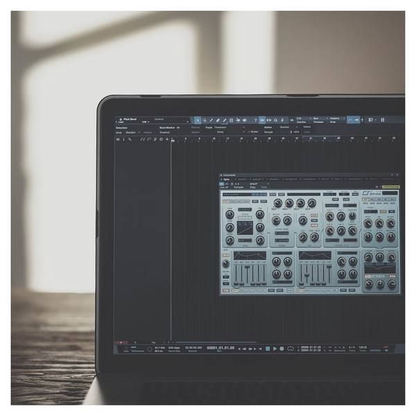 Headhunterz using Reveal Sound Spire Synthesizer Plugin