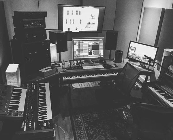 Jason van Wyk using Roland RE-501 Chorus Echo
