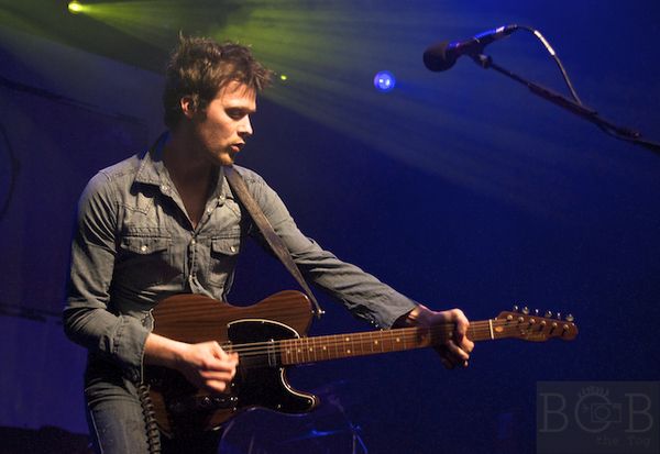 Jon Fratelli using Fender Telecaster