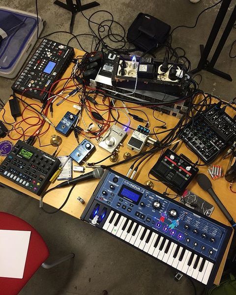 Kate Shilonosova using DigiTech JamMan Express XT Stereo Looper