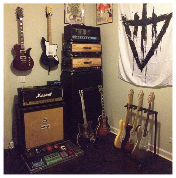 Mike Hranica using Gibson Les Paul Custom Electric Guitar