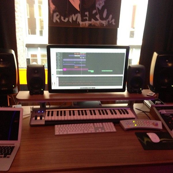Nicky Romero using M-Audio Keystation 49es MIDI Controller