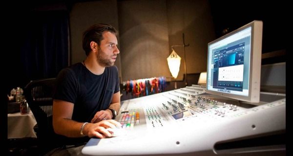 Sebastian Ingrosso using Native Instruments Razor Software Synthesizer
