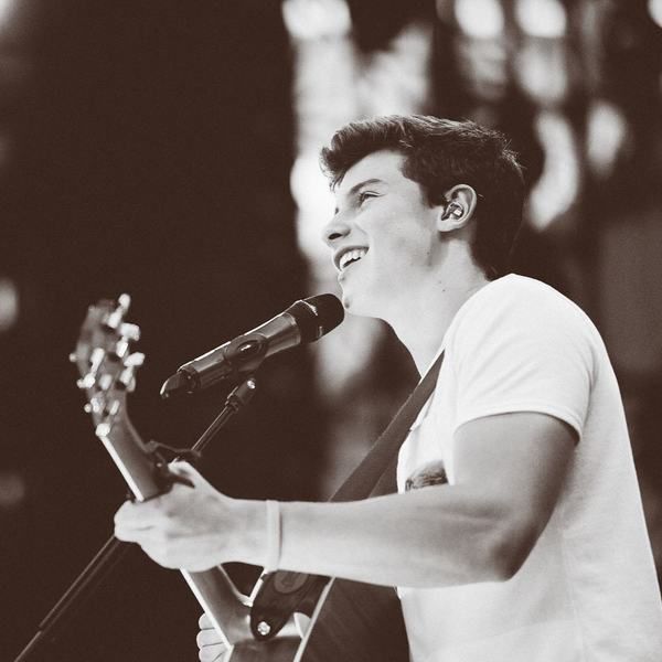 Shawn Mendes using Sennheiser e 865 Condenser