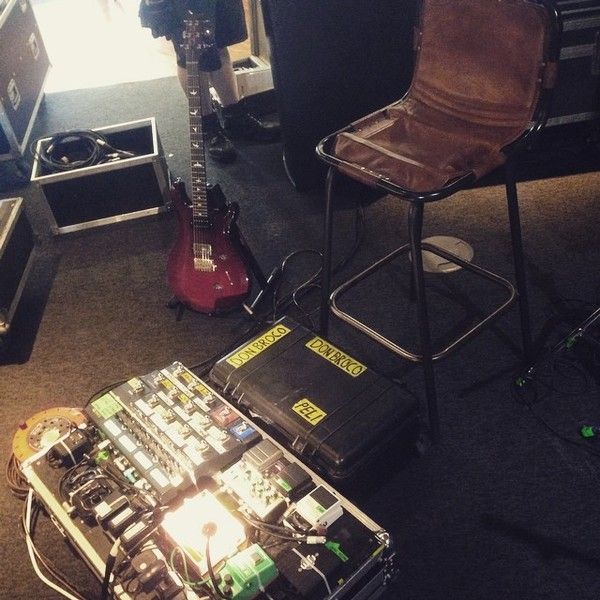 Simon Delaney using Line 6 M13 Stompbox Modeler