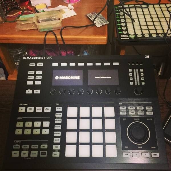 SINAVALIKHANI using Native Instruments Maschine