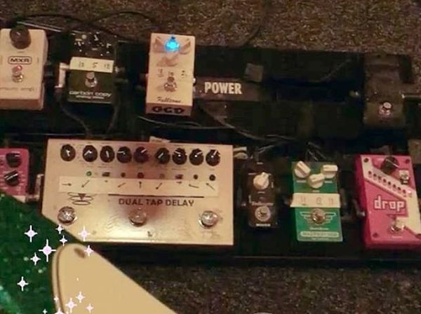 Sjors van Reeuwijk using Voodoo Lab Pedal Power 2 PLUS 8-output Isolated Guitar Pedal Power Supply