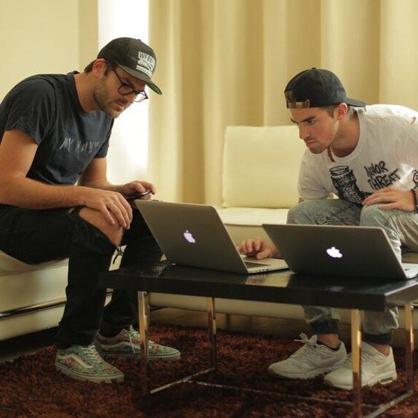 The Chainsmokers using Apple MacBook Pro (Retina, 15-inch, Early 2013)