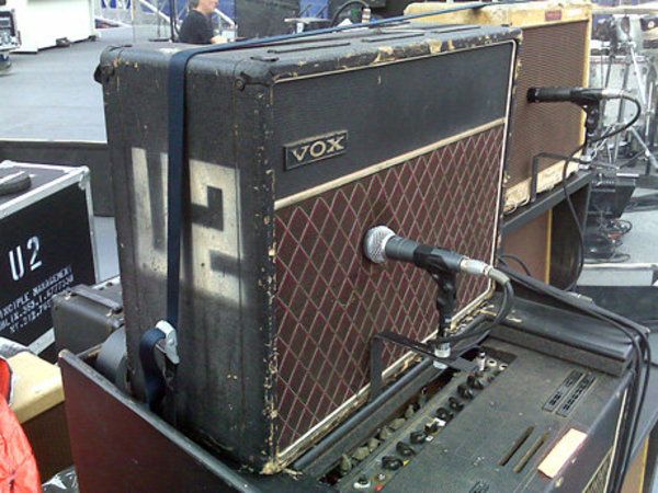 The Edge using Vox AC30 Guitar Combo Amp