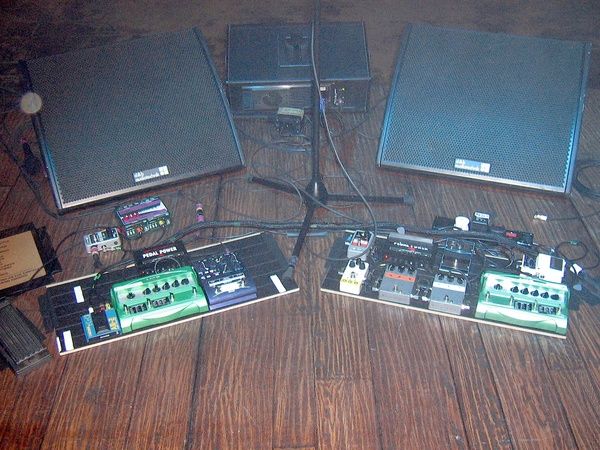 Thom Yorke using Electro-Harmonix Small Stone (Nano Chassis) Analog Phase Shifter