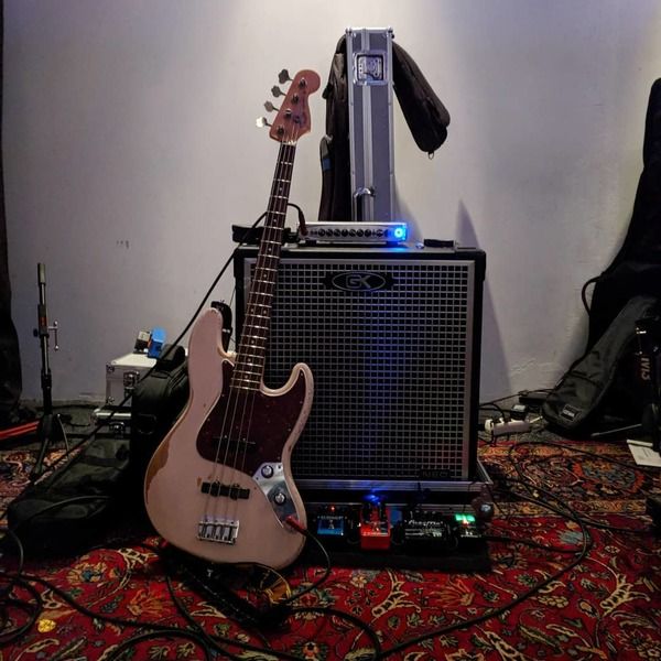 Tom Patchett using Gallien Krueger NEO212-II