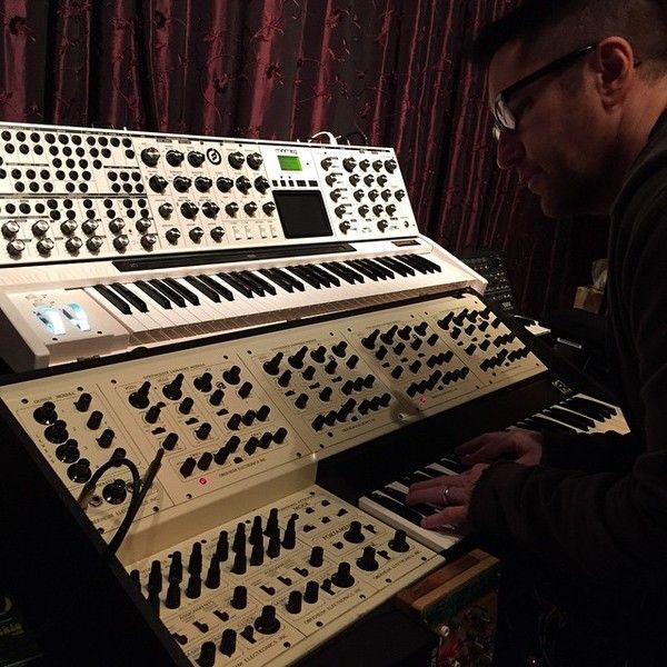 Trent Reznor using Oberheim Four Voice