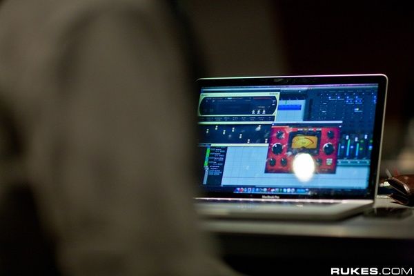 Zedd using Waves H-Comp Hybrid Compressor Plugin